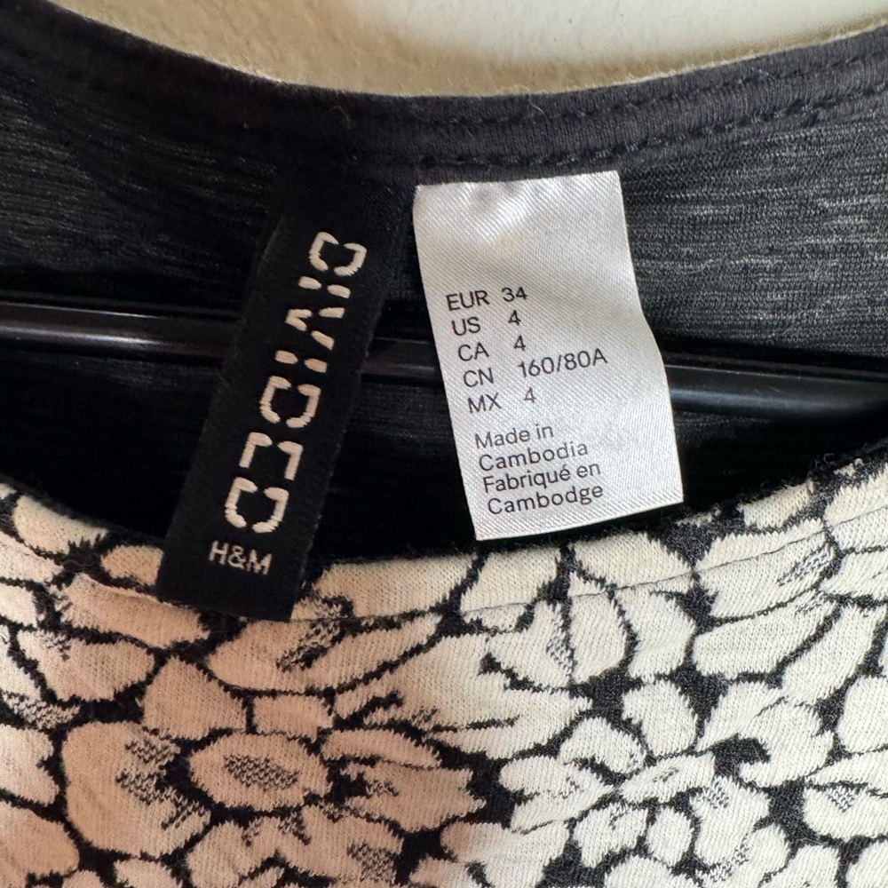H&M FLORAL DRESS - Picture 2 of 3